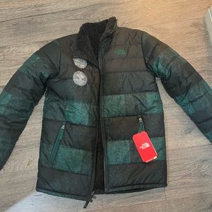 North face reversible coat, size youth large, brand new with tags